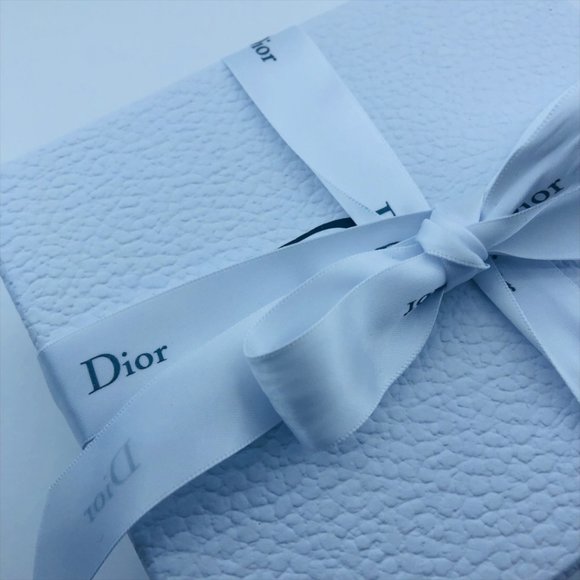 Dior White Gift Box with Ribbon - Picture 4 of 11